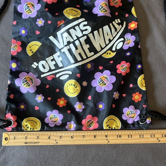 VANS Benched Bag Drawstring Backpack Unisex Shoulder Bag Black Floral Smiley - Picture 11 of 11